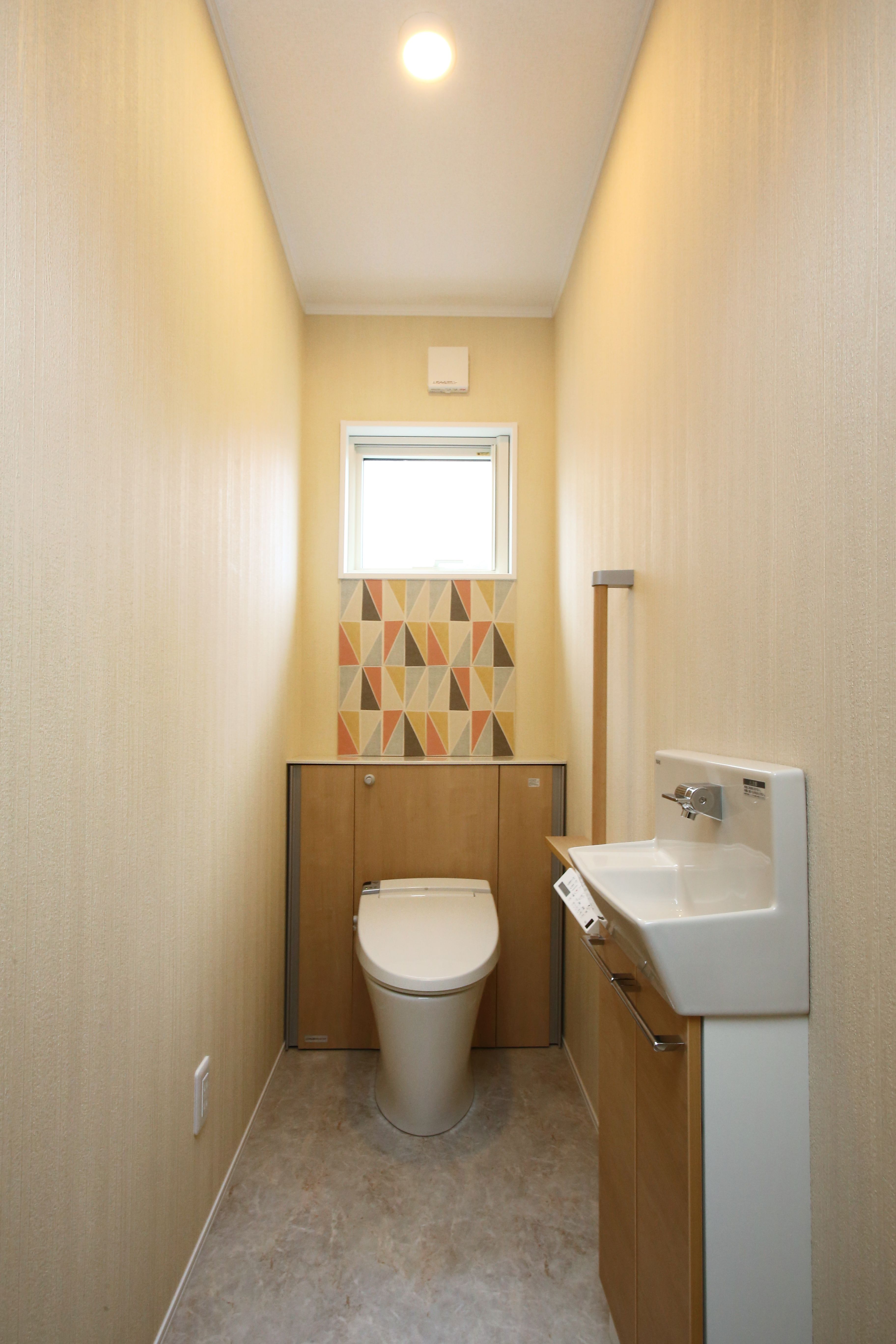 トイレ収納 トイレ収納・収納棚・壁厚ニッチ収納 、壁、床南海プライウッド