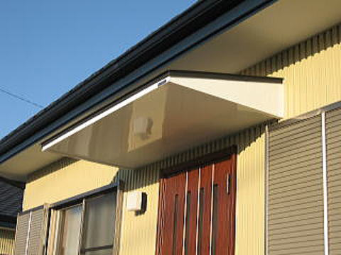 周南市で雨漏りを防ぐ軒先が短い建物の軒を長くする工事周南・下松・防府市の屋根リフォーム、雨漏り修理は街の屋根やさん周南店