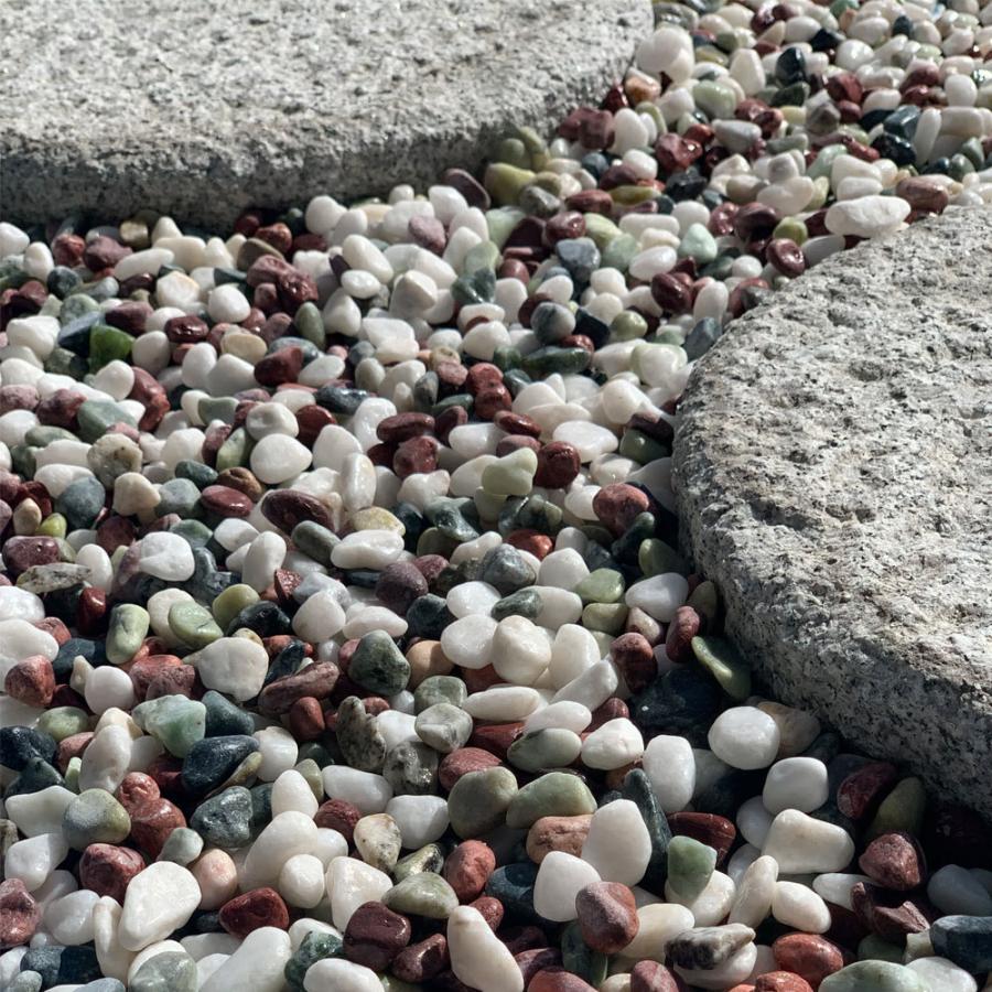 玄関アプローチに砂利を敷くなら おすすめの砂利や注意点DIYと庭づくりのメディア