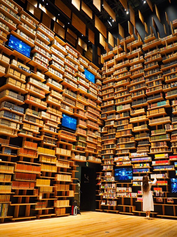 本だけじゃないよ♪建物や空間も楽しめる日本全国のステキな図書館10選キナリノ