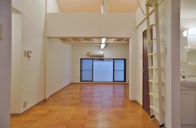 角地に建つ小さな平屋バイクガレージハウス埼玉県川越市