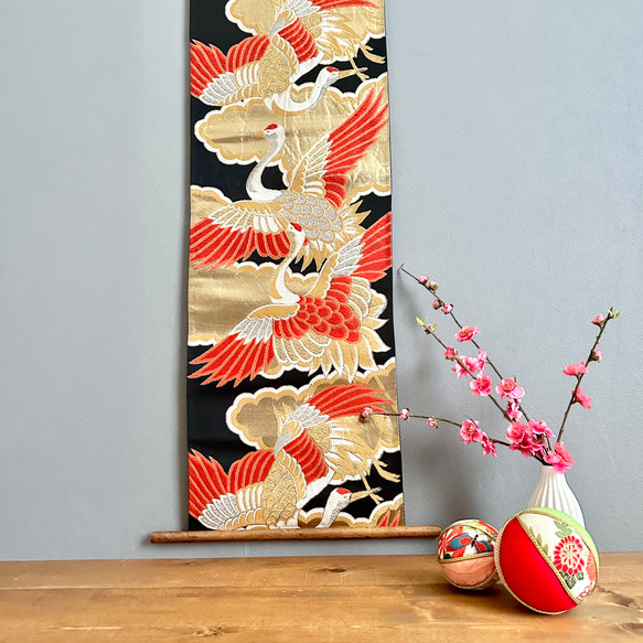 帯のファブリックパネル 三種の鶴 ３枚セット着物 帯 リメイク インテリア 和室 ギフト 壁飾り 敬老の日 正月飾り タペストリー・壁掛けkoto1946 通販 18133456Creema クリーマ◼︎013◼︎着物のファブリックパネル 3セット サスティナブル 黒留袖 平安絵巻