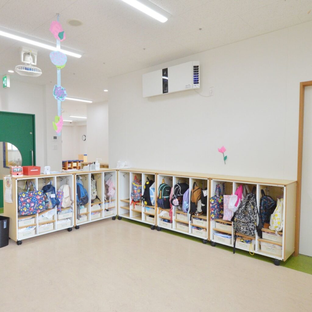 段ボール 仕切り 保育 室 仕切り 手作り ダンボールTikTok