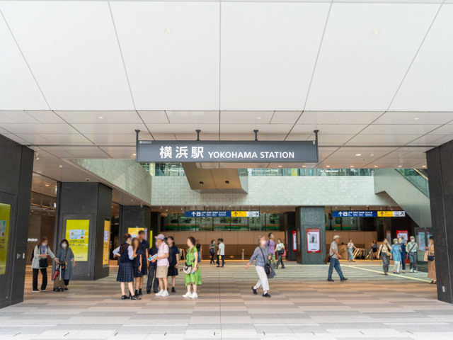 横浜駅の各出口（西口・東口・みなみ・きた）はどんなとこ？駅前広場・周辺の様子など案内 | ハマのくま横浜散歩