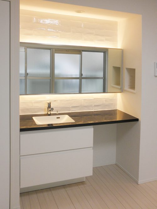 おしゃれな造作洗面台デザイン実例造作ならではのメリットや注意点も解説注文住宅ブルーハウスデザイン・性能・リゾートライフ、愛知、名古屋、豊橋、豊川、岐阜ならお任せください