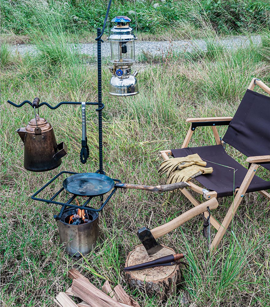 JoyeeLii 多機能 ファイヤーラック ファイアスタンド 焼き網付き 焚き火台 鋳鉄製 打ち込み式 組み立て簡単 アウトドア用 JOY クロカワ焚き火台専用 焼き網JOYシリーズIS-17専用焼き網 開閉窓付JOYFACTORY