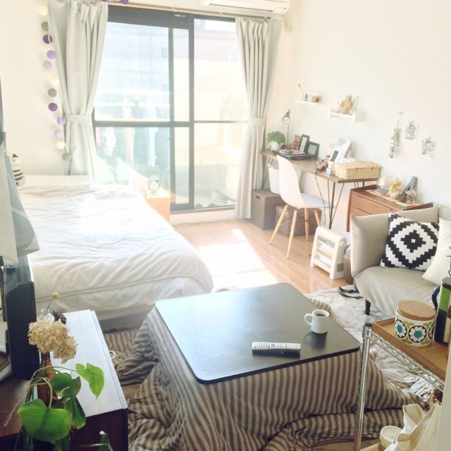 一人暮らしのお部屋にも置きやすい、組み合わせ自由なソファ – ローソファのある暮らしインテリアコーディネート・部屋例国産ローソファ専門店 HAREM