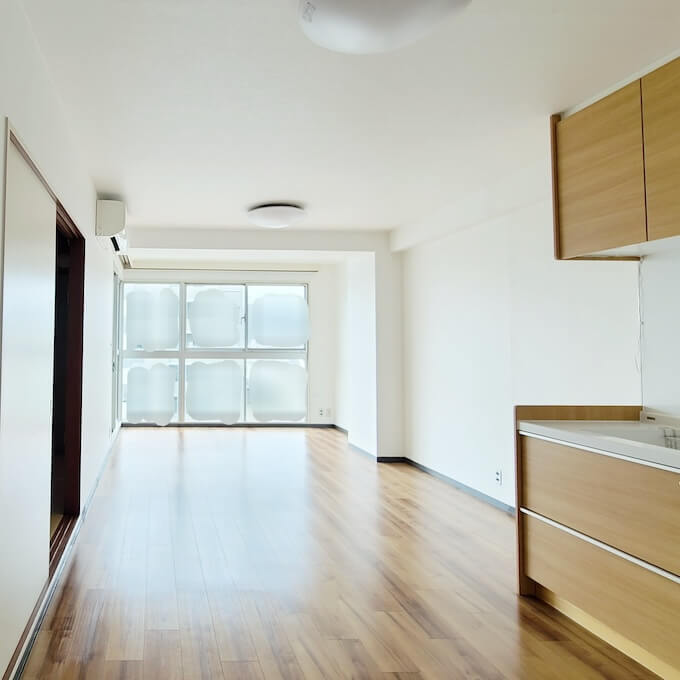 持たない＆置かない。ミニマリストに学ぶ心地よいインテリアキナリノ