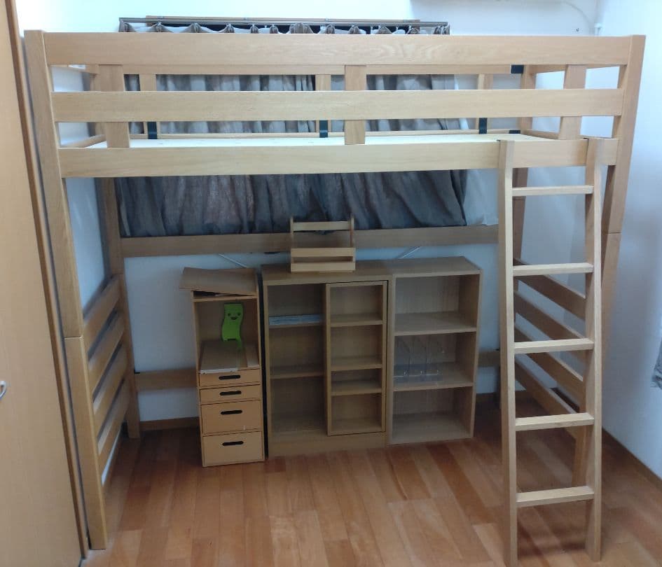 人気の無印良品 MUJI のオーク材セミシングルハイベッド マットレス付きです♪空間を有効活用出来るロフトベッドは一人暮らしや1R生活にもおすすめ！お子様の一人部屋にも♪- kokoelma -ココエルマ- 雑貨・中古家具・北欧家具・アンティーク家具の通販 インテリア