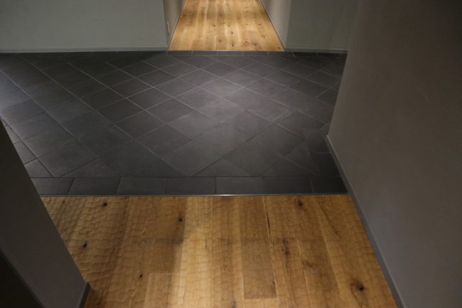 いぶしボーダー 古瓦 長さはランダム いぶし 和モダン 日本瓦 床材 壁