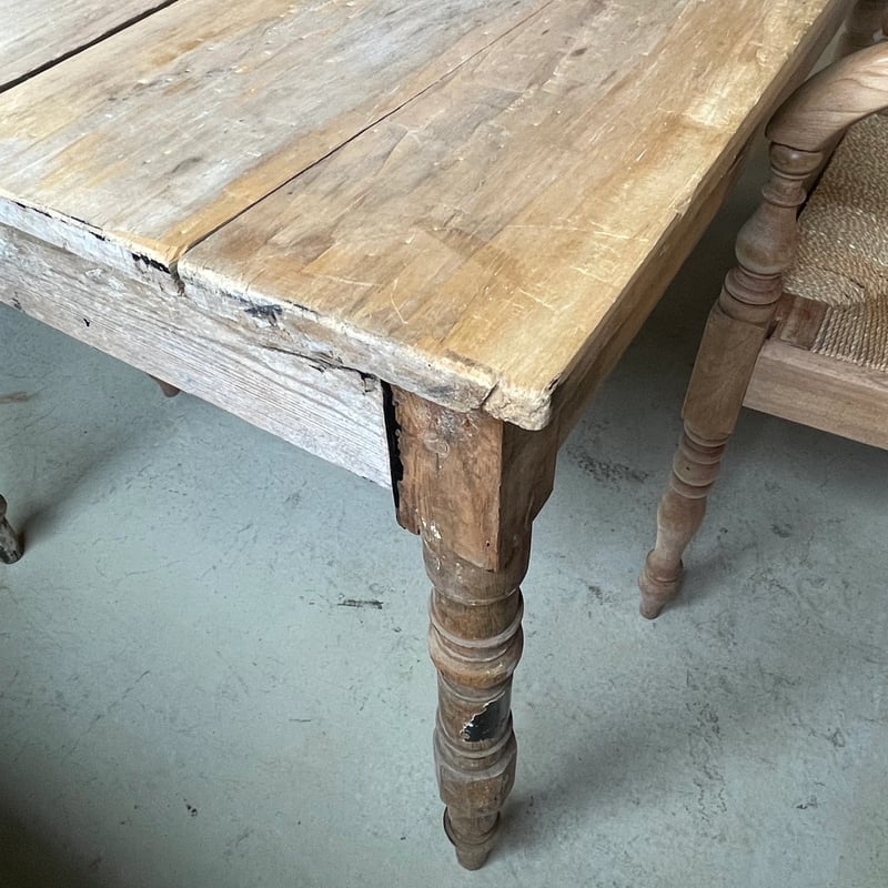 ナチュラルな雰囲気が素敵なダイニングテーブルフランスアンティーク家具
