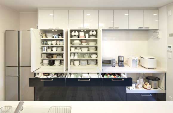 キッチン造り付け食器棚施工 – 奈良の看板屋アグニ工芸