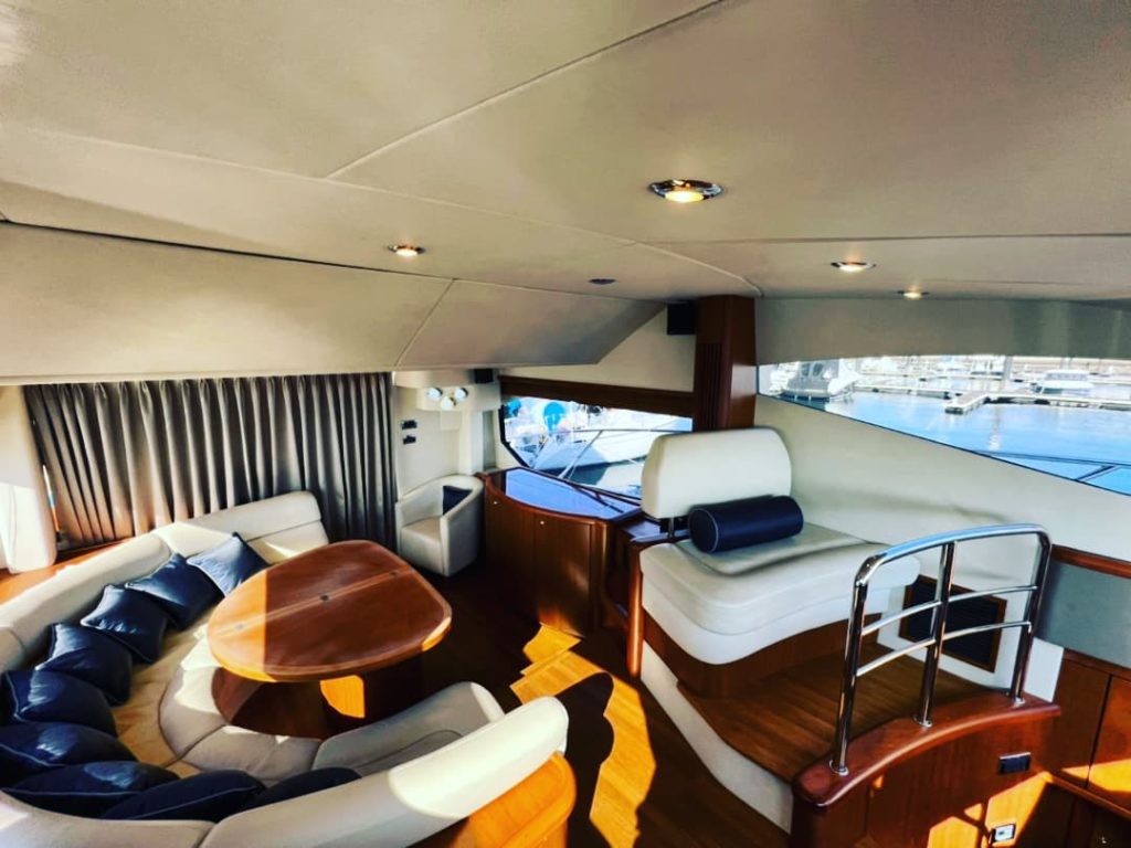 船内装」のアイデア 28 件内装, 船, ヨット