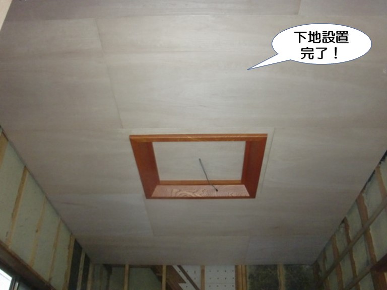 賃貸でも自慢のおしゃれ部屋に！ガーランドライトの壁の付け方