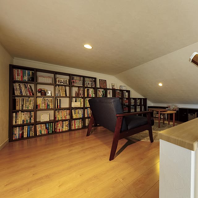 屋根裏収納 高さ７０ｃｍ幅６０〜７０ｃｍ奥行４６ｃｍアメニティシェルフ 寝室本棚 幅を1cm単位でご指定 標準棚板収納 屋根裏収納 本棚 幅65 cm 横幅 指定 伸長式ラック Reilly 高さ88cmタイプ 家具・インテリア通販 Re:CENO リセノ