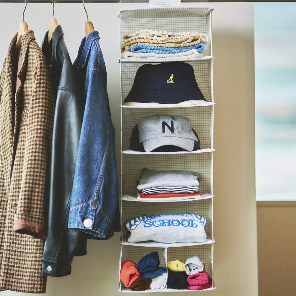 セリアで作る狭い玄関の帽子掛けウォールフック活用術