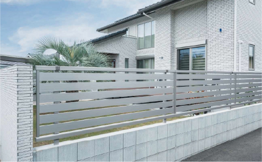 おしゃれな外構フェンス12選をタイプ別に紹介！選び方と施工事例10選