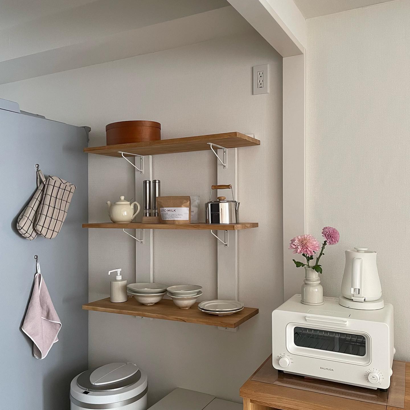 賃貸OK！ホッチキスでつける棚 壁美人 2個付けでラク＆綺麗に収納収納術や整理整頓のアイデア暮らしニスタ