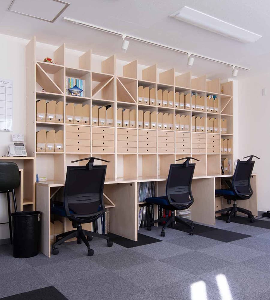 壁付けのカウンターデスクで小部屋を最高の空間に！デザイン性抜群な部屋づくりのコツを解説KONOHANA STYLE MAGAGINE