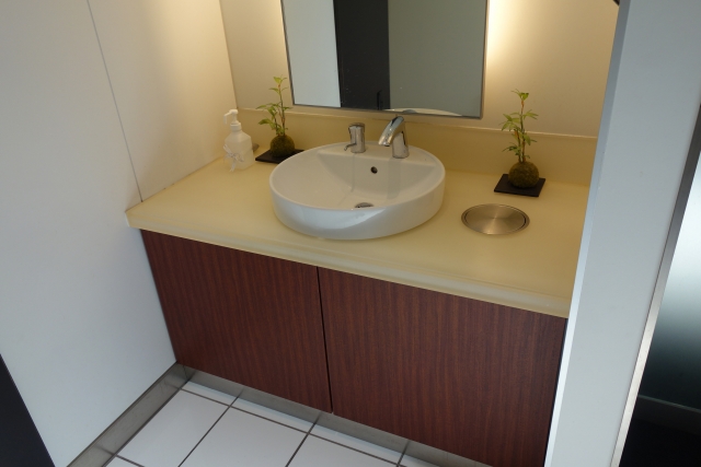 賃貸マンションの洗面台改装工事リフォーム実例TOTO株式会社