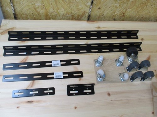 flexispotの鉄脚用の穴を天板に開けて、昇降式デスクを自作する方法 - 木材通販のマルトクショップ