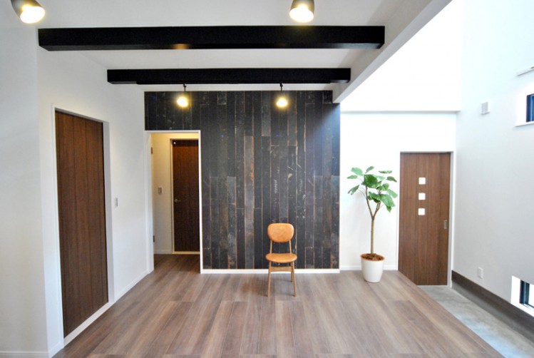 便利な土間の玄関。古民家だけでなく、新築でも土間コンクリートで土間収納つくれます。 - 輝建設株式会社大阪・奈良・京都を中心に新築・古民家 再生する東大阪の工務店