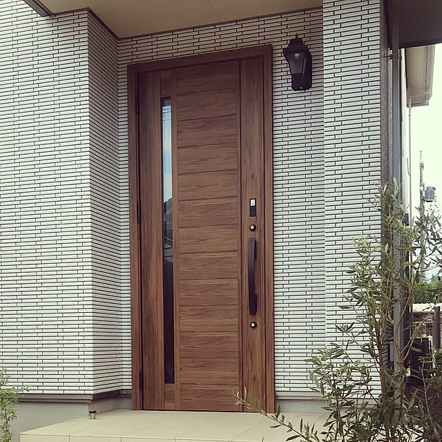 吹田市にて玄関リフォーム工事で片開き玄関ドアを洋風の親子玄関ドアに取替てきました