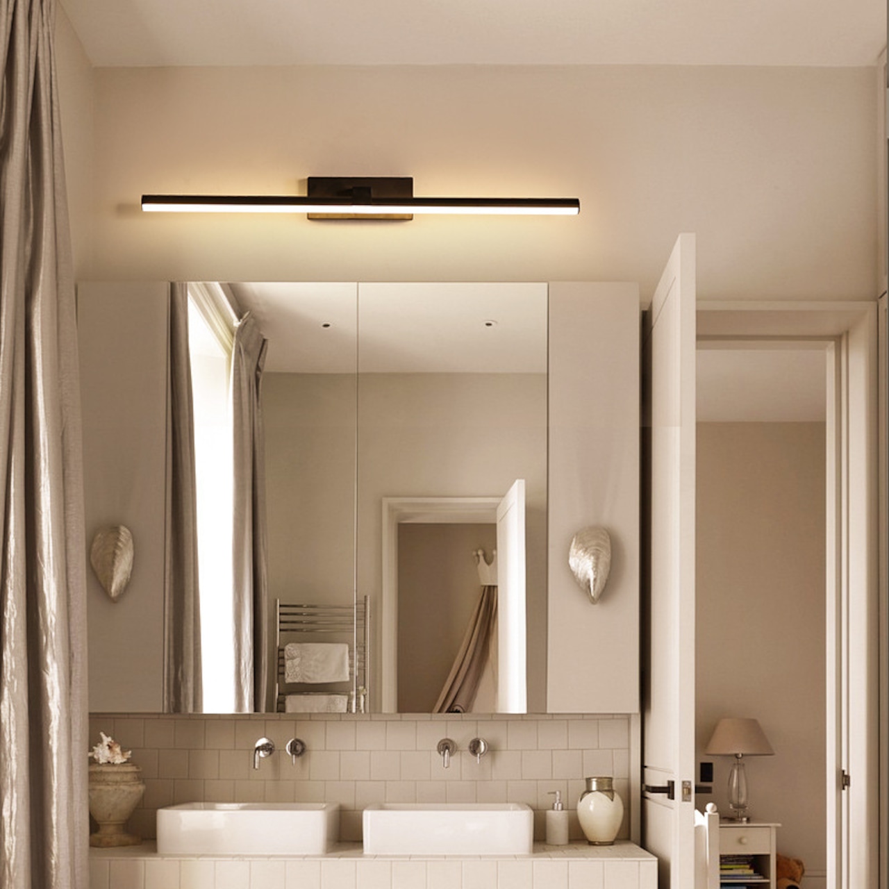 ブラケットライトの用途 洗面所で使用するおしゃれ照明器具ならMotoM