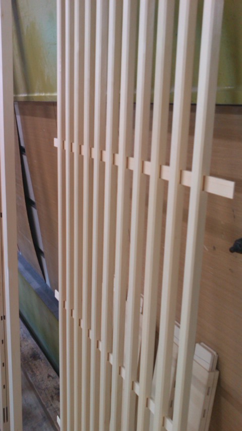 楽しいネットショッピング、すのこで作るなんちゃって格子戸 DIY