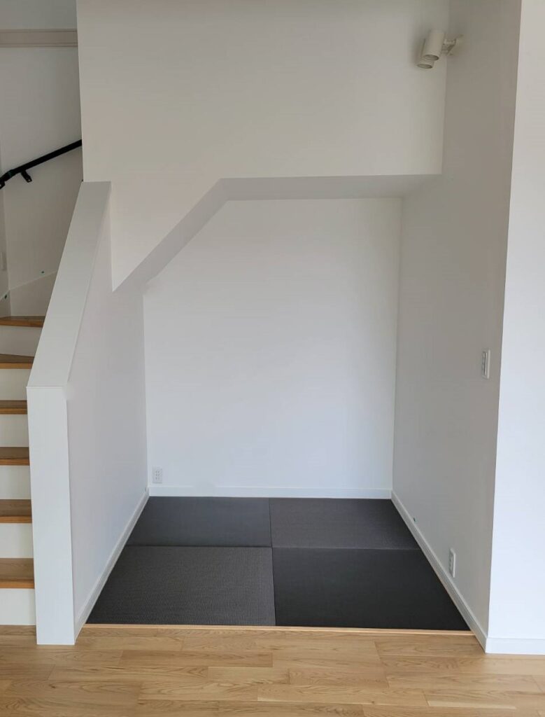 階段一体型和室」のアイデア 19 件インテリア 家具, リビング階段 間取り, リビング インテリア