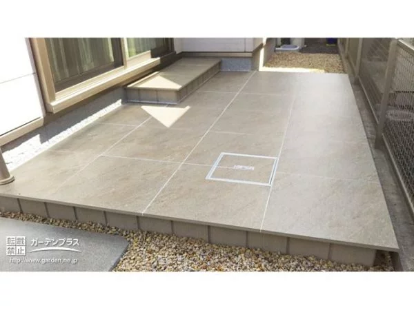 タイルデッキ作って後悔した僕が語る５つのデメリット。普通にメンテナンスは必要だぞ！トモクラ共働きの暮らす家