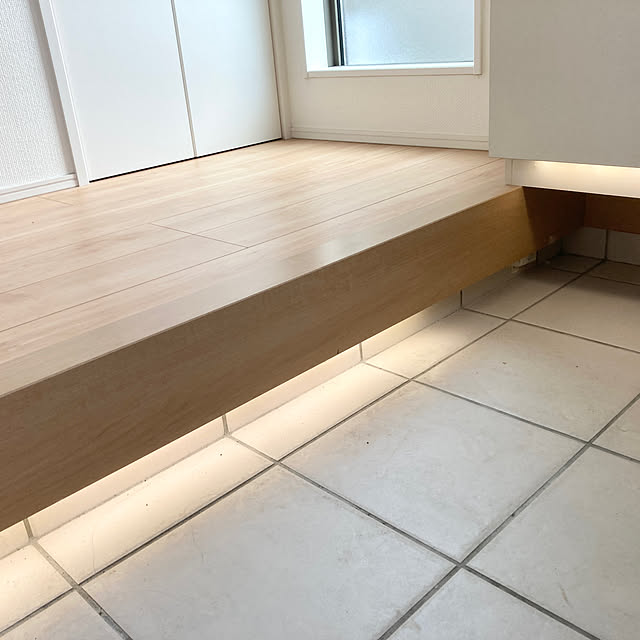 間接照明がある玄関- 株式会社石光