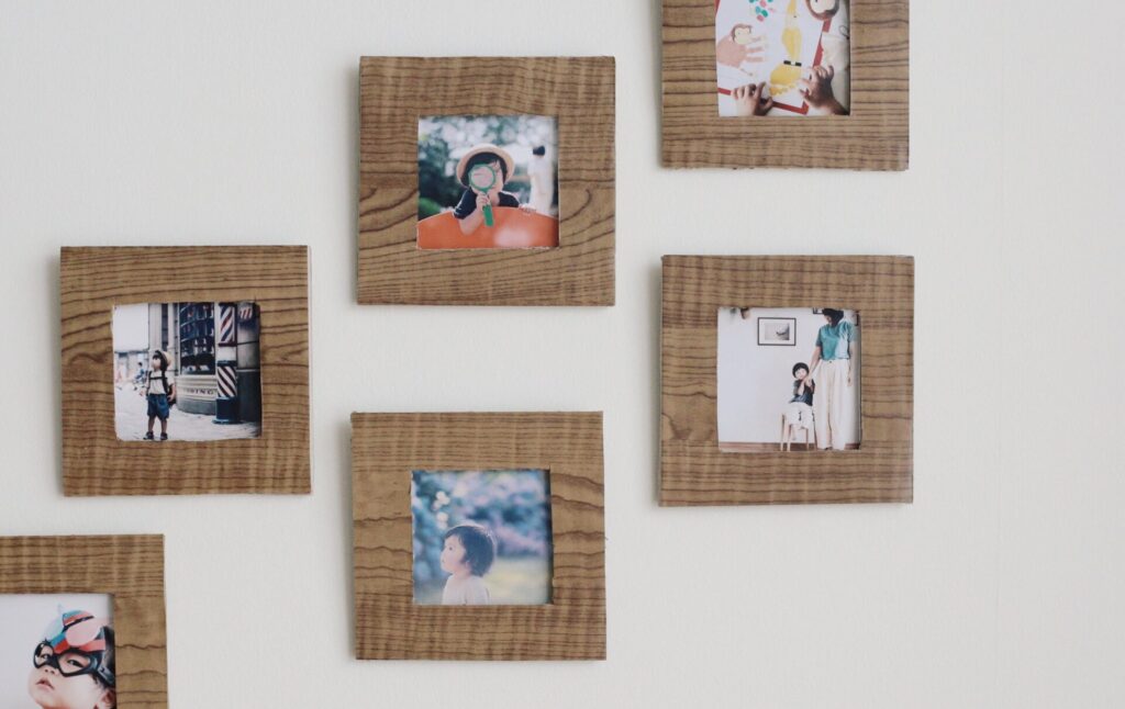 賃貸でも壁を傷つけずに重い絵を飾るには?額縁もキャンバスアートも上手に飾ろう！ – WASABI