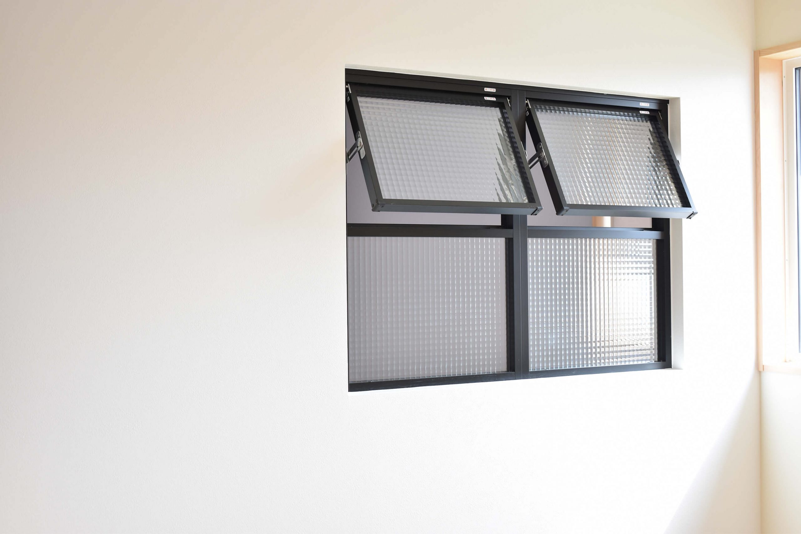 室内窓を取り入れたリノベーションとは？室内窓のメリット＆事例をご