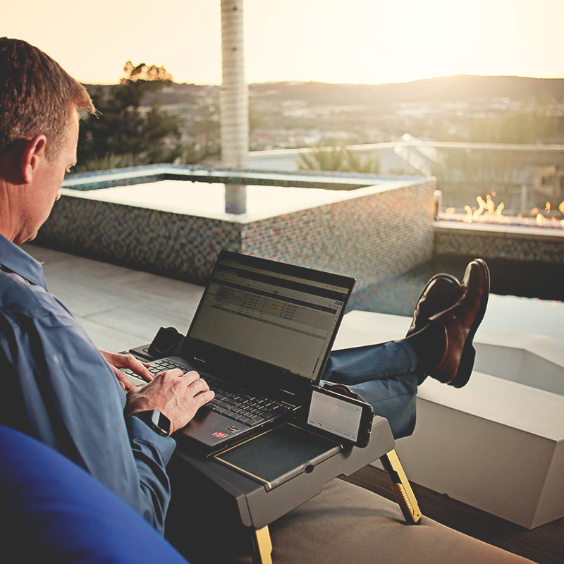 テレワークの最強助っ人！パソコンデスクCouchmaster カウチマスター- CAMPFIREキャンプファイヤー