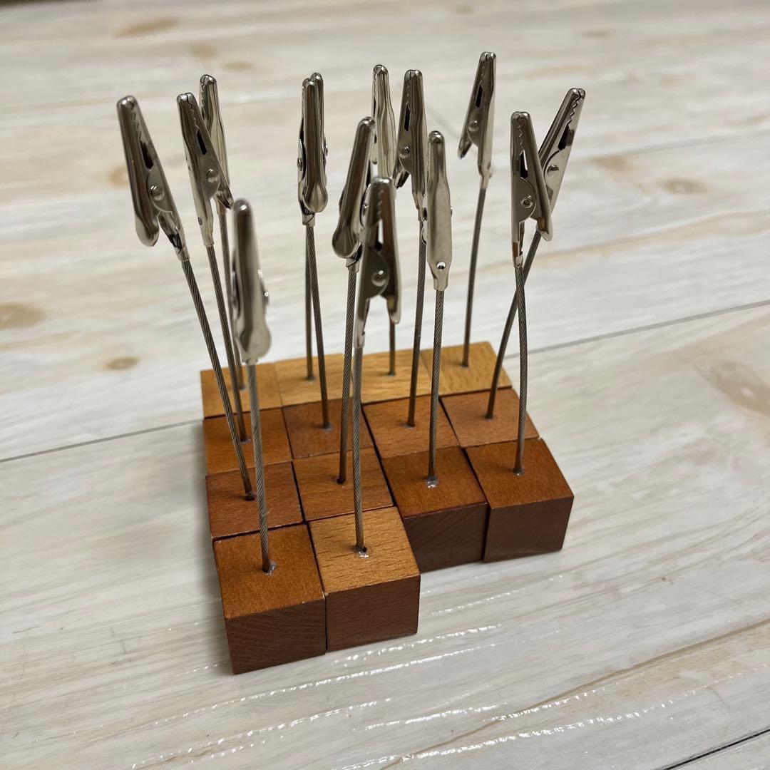 100均「ディスプレイスタンド Lサイズ」の商品情報とサイズ・収納例。セリアで販売 4906137318826