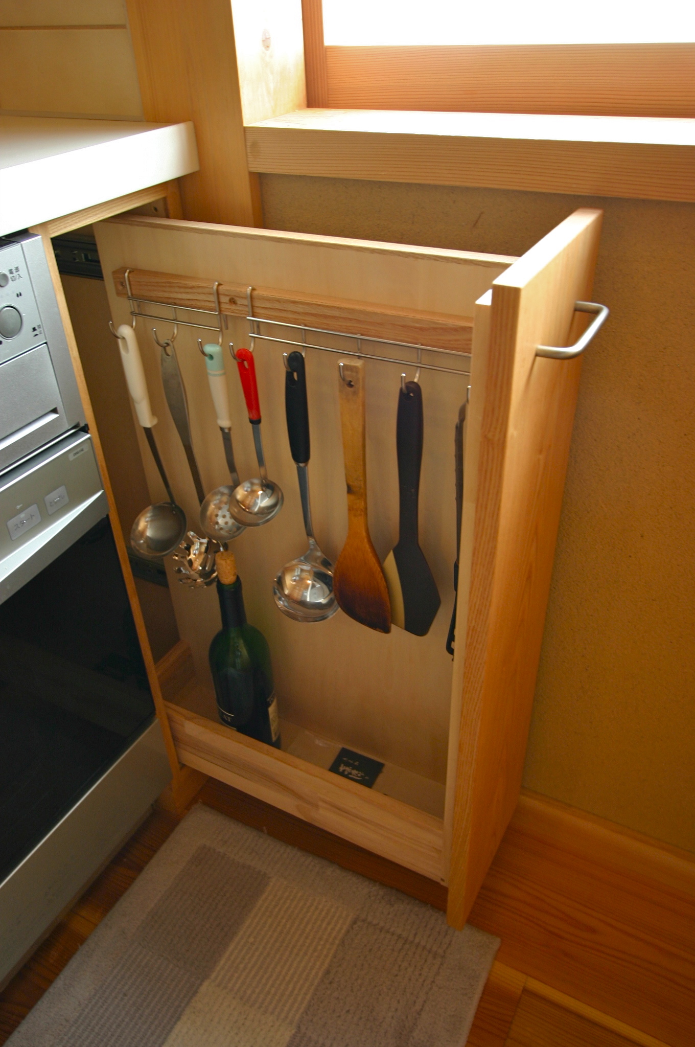 お玉の場所別収納アイデアとキッチンツールおすすめ収納グッズ