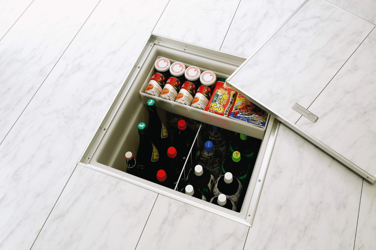 目からウロコの床下収納庫の活用術。収納のプロはキッチンの分別ゴミ収納に。Rinnai Style リンナイスタイルリンナイ