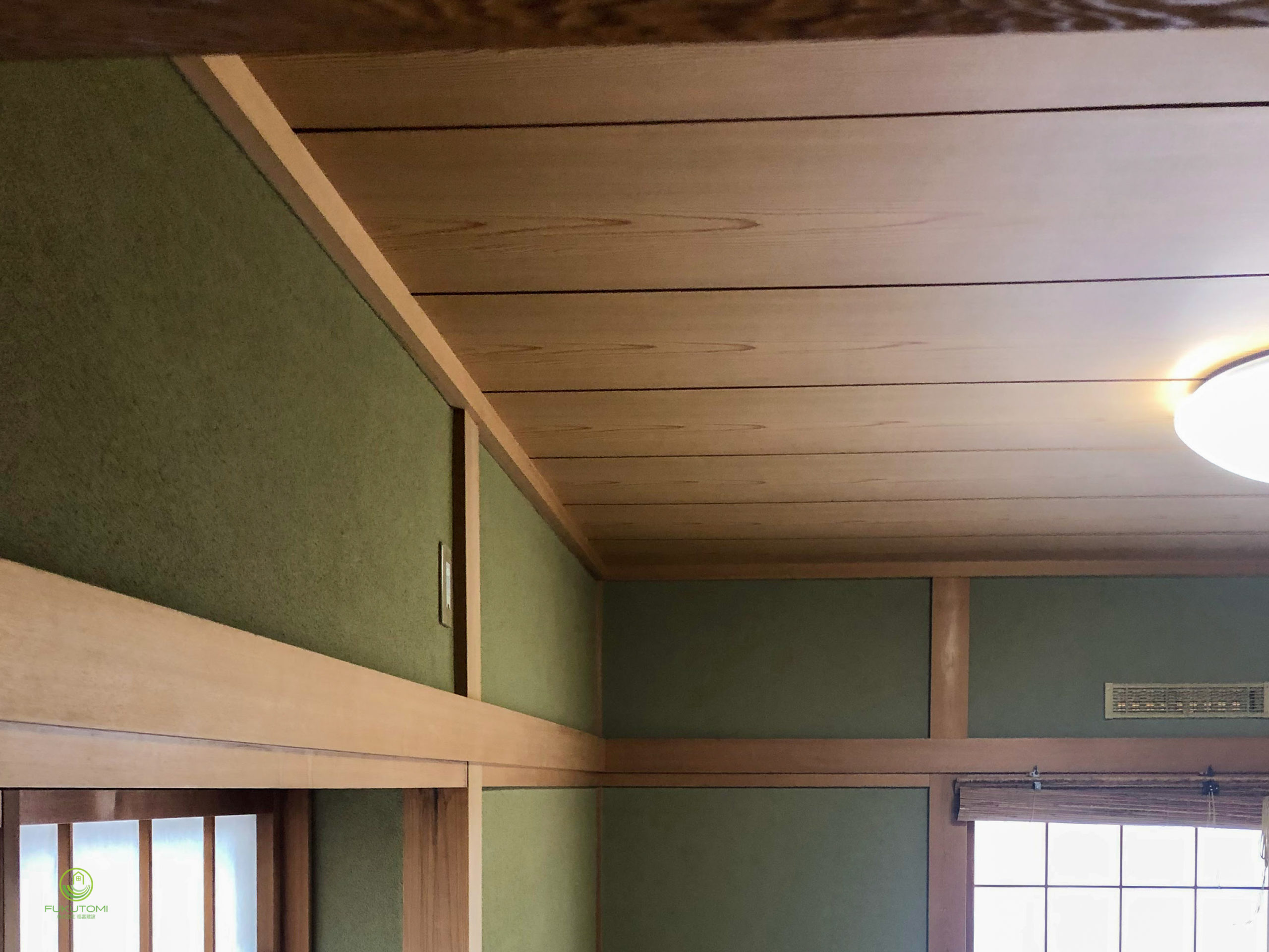 プロが教える 天井クロスでインテリアをおしゃれにする方法！壁紙カタログの無難なパターンに物足りない方に贈るHello Interior NOTEノート