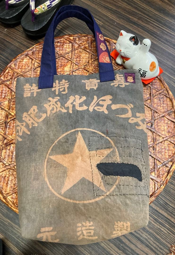 100均DIY☆DAISOエプロン２つで収納ポケット付きエコバッグの作り方☆簡単大容量 - YouTube