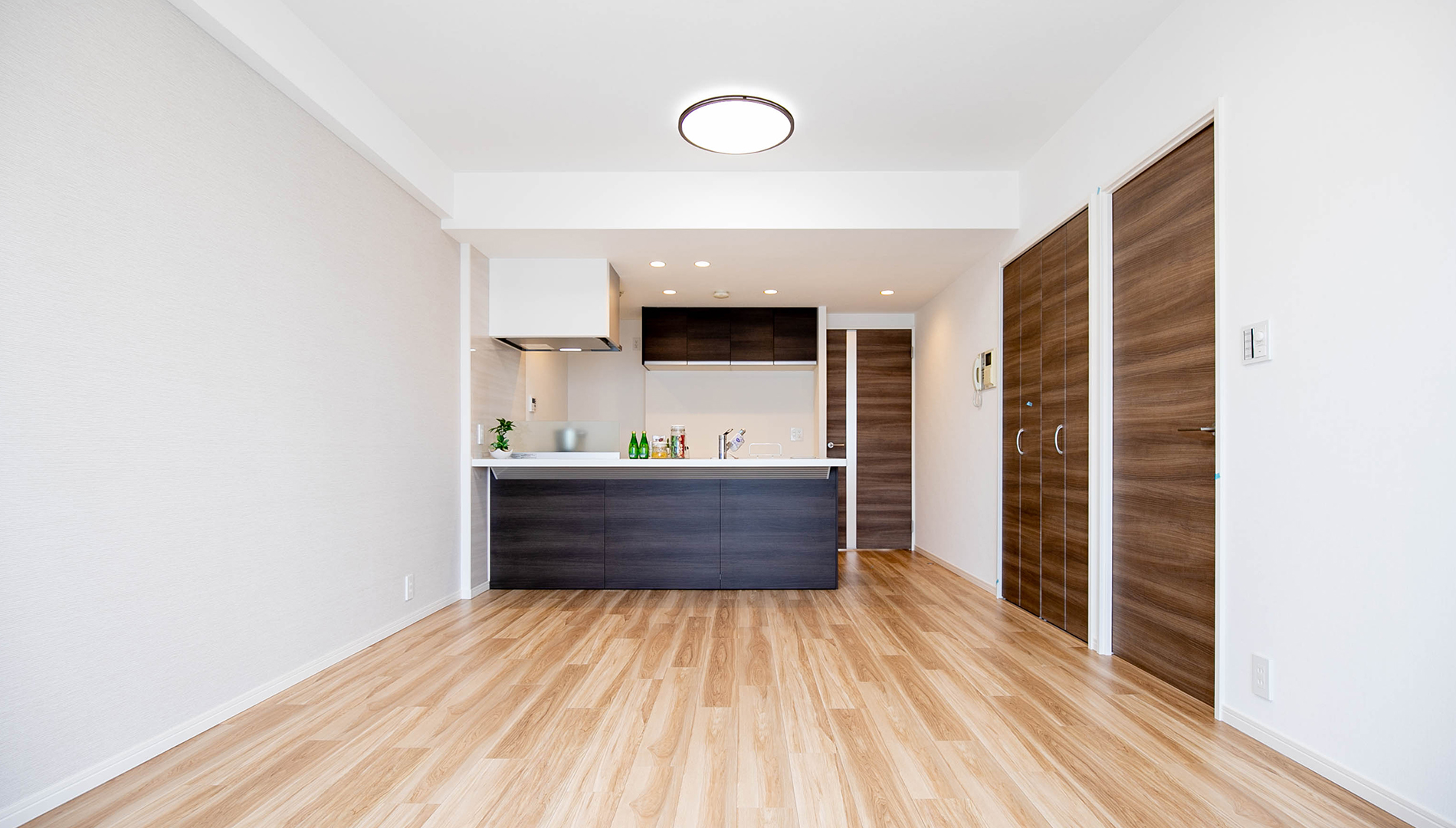 アイランド、ペニンシュラ、どれを選ぶ？キッチンの種類とそれぞれのメリット・デメリットリノベる。ジャーナル