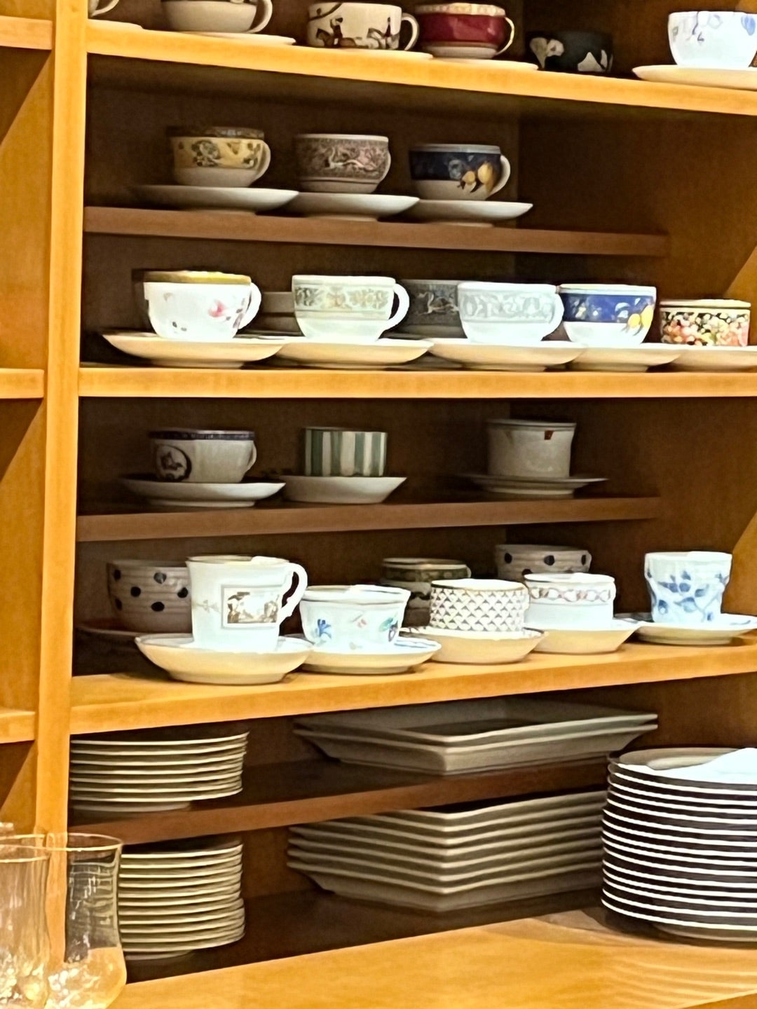 カップラック収納ラックダイニングテーブルウォーターカップ収納ラックリビングティーカップティーセットラックデスクトップ多層カップ収納ラックデスクトップコーナーカップラック、多層ティーセット収納ラック、コーヒーコーナーカップラック、サイドボードカップ収納