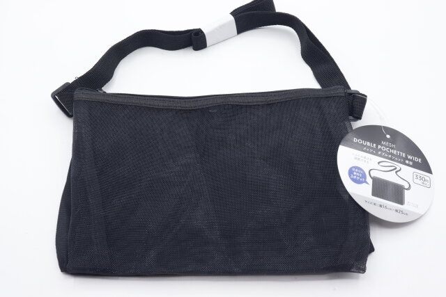 ダイソー メッシュ 縦型 ポーチ ブラック 黒 - メルカリ