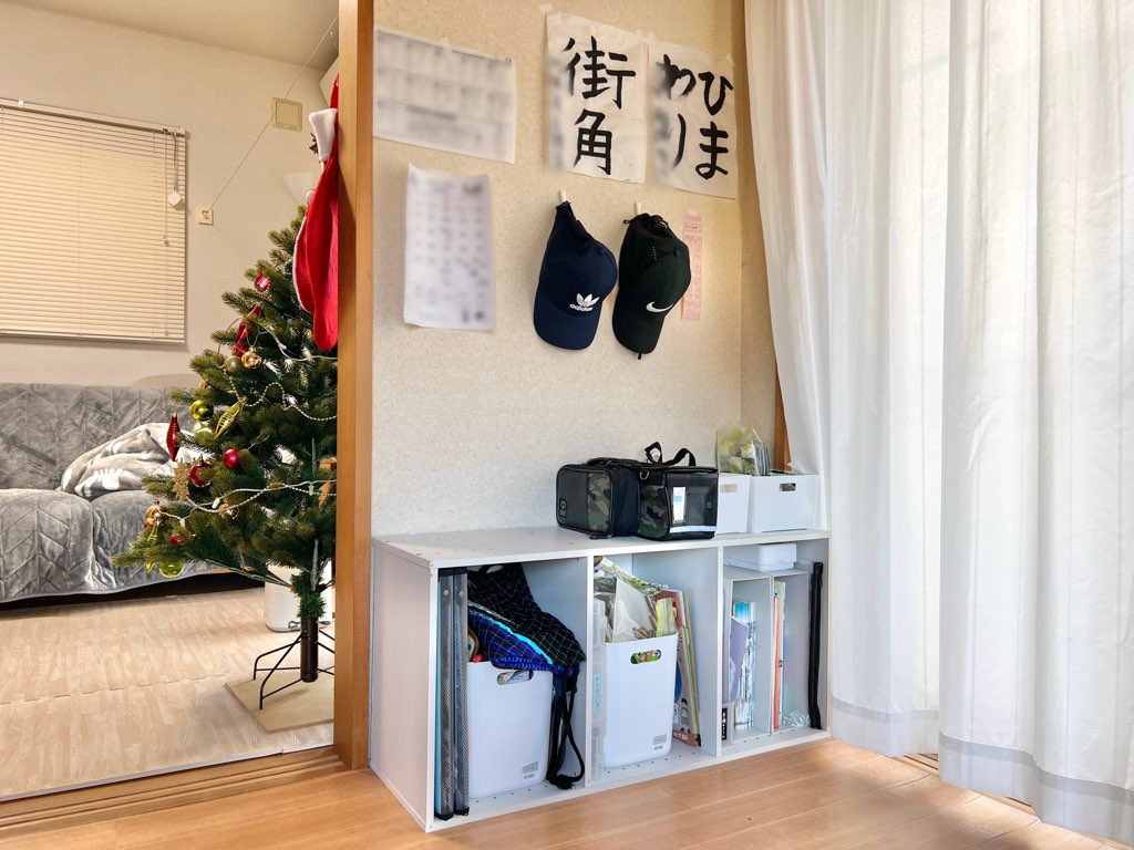 ニトリのカラボで机付きおもちゃ収納をDIYちょっとした棚でテーブル代わり転勤主婦まるこのブログ