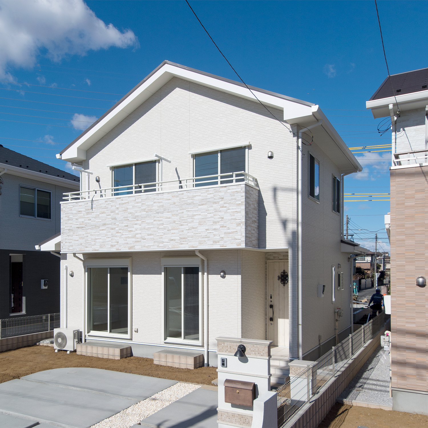 おしゃれな白い外観のお家を建てたい！夢膨らむマイホームをイメージ通りに仕上げるためのコツをご紹介つくば市で注文住宅を建てるならファミリア株式会社