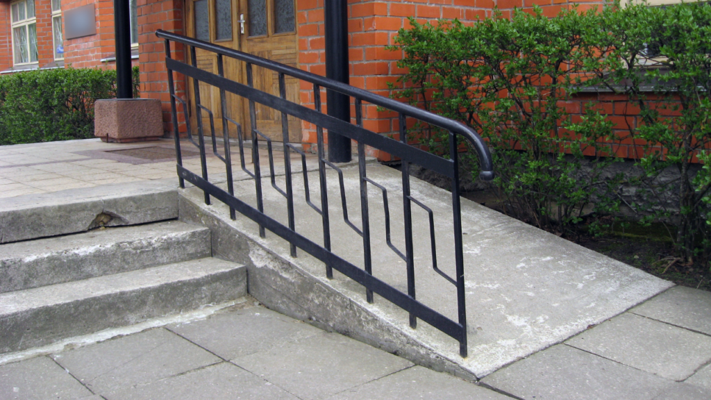 おしゃれな玄関・階段スロープの5つのポイント費用相場や注意点も解説│外構・エクステリアパートナーズ