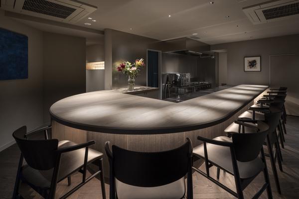 和モダンな店舗内装を紹介！依頼する場合のデザイン会社の選び方や費用相場を解説 2025年度版比較ビズまとめ