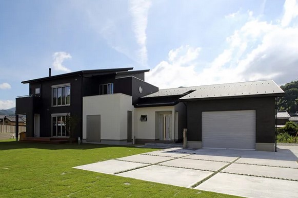 東近江市「車を愉しむビルトインガレージの家」注文住宅木の家専門店 谷口工務店