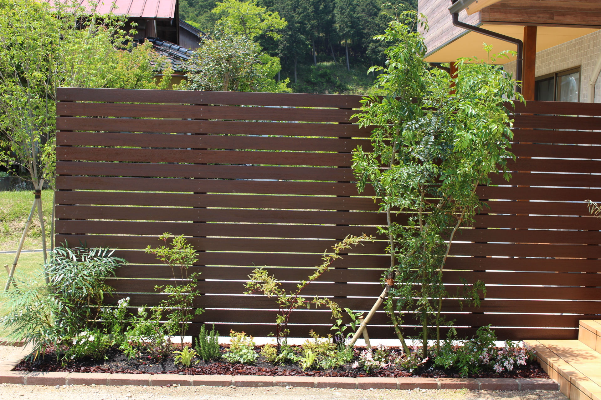 木製目隠しエクステリア.comプラス - カーポート フェンス 物置などの外構工事・資材専門店