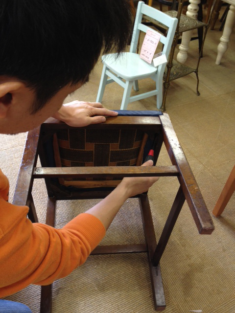 木製椅子のぐらつき・ガタつきの修理をしました！ 天然木家具をお探しならリーフ大阪狭山ショールームへ